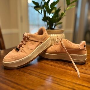 Nike Women's Pink Sneakers